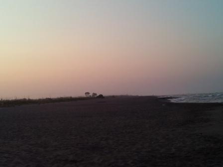 La Spiaggia libera all'alba
