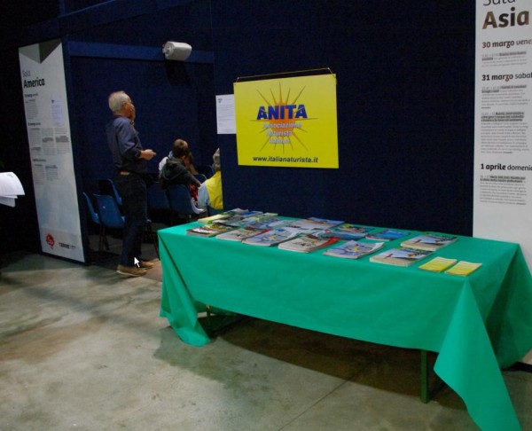 Ingresso sala con banchetto A.N.ITA.