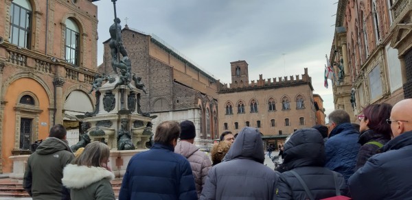 Bologna-nettuno1-2019.jpeg (273.31 KiB) Visto 5147 volte Inizio del tour. il Nettuno!